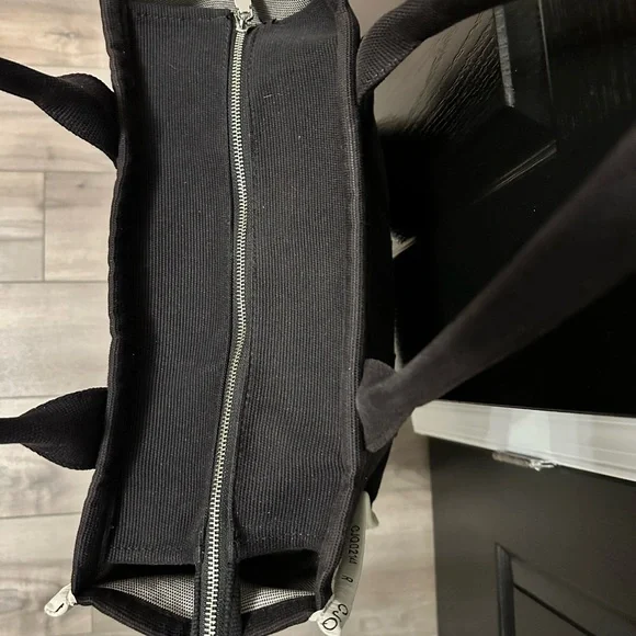 Marc Jacobs Black Tote Bag - Picture 9 of 11